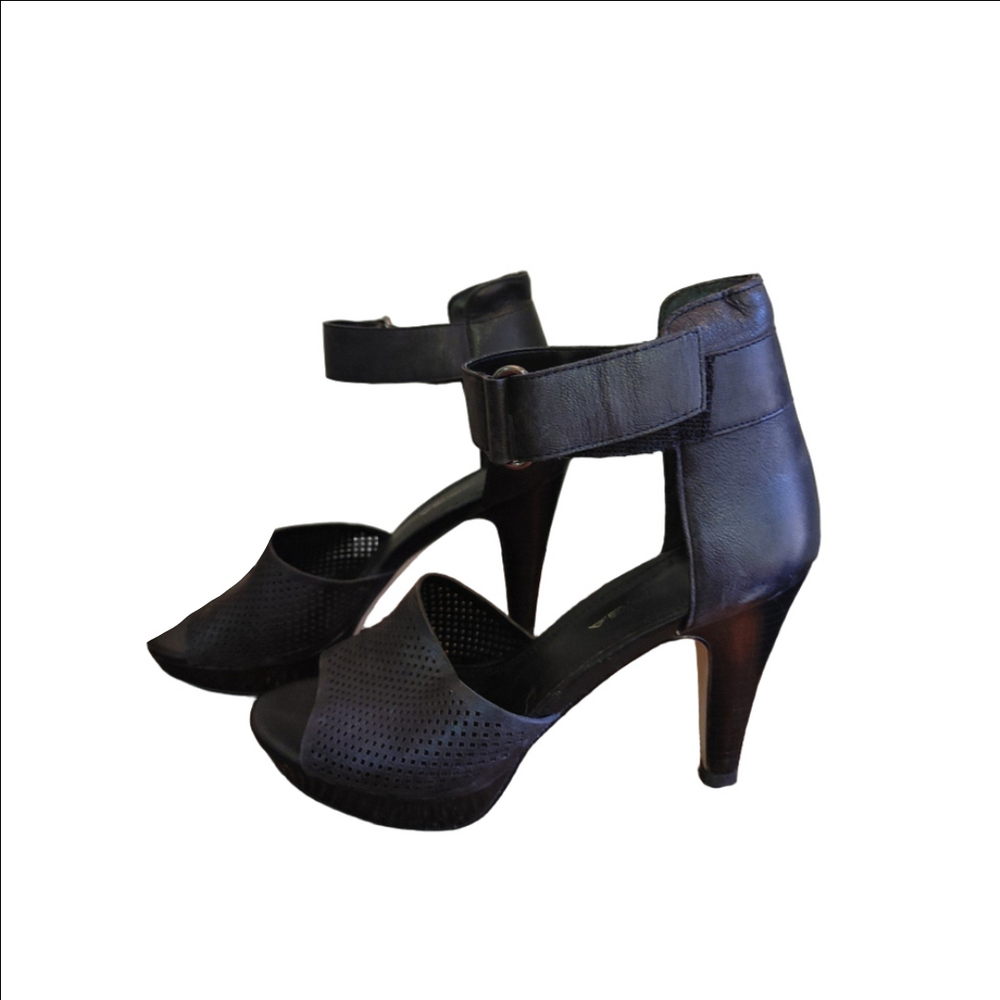 Via Spiga Marvel Heels Size 6.5m